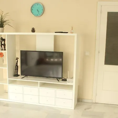 Deluxe Center Pool Apartment *
